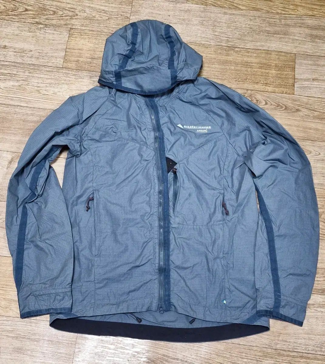 クレッタルムーセン Ansur フーディー ウィンドジャケット