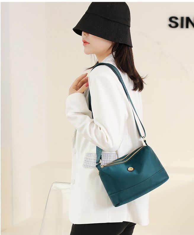 ショルダーバッグ レディース 軽い ポケット 多い ミニ バック 斜めがけ 小さめ 40代 50代 30代 60代 fengxz 110