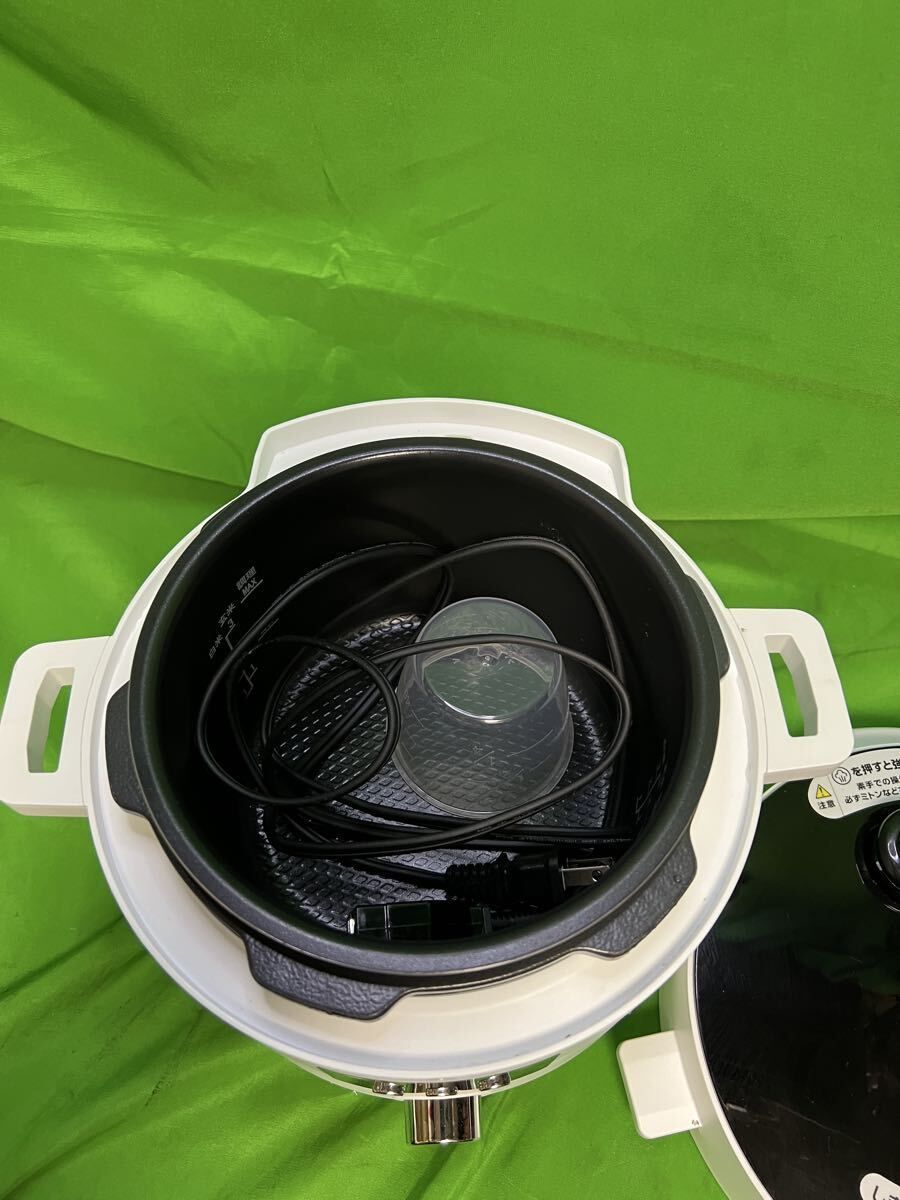 KOIZUMI コイズミ(家電) らくなべ 電気圧力鍋 2024年製 APC-T120/Ｗ ホワイト 未使用に近い@Y KOIZUMI コイズミ(家電) らくなべ 電気圧力鍋 2024年製 APC-T120/W