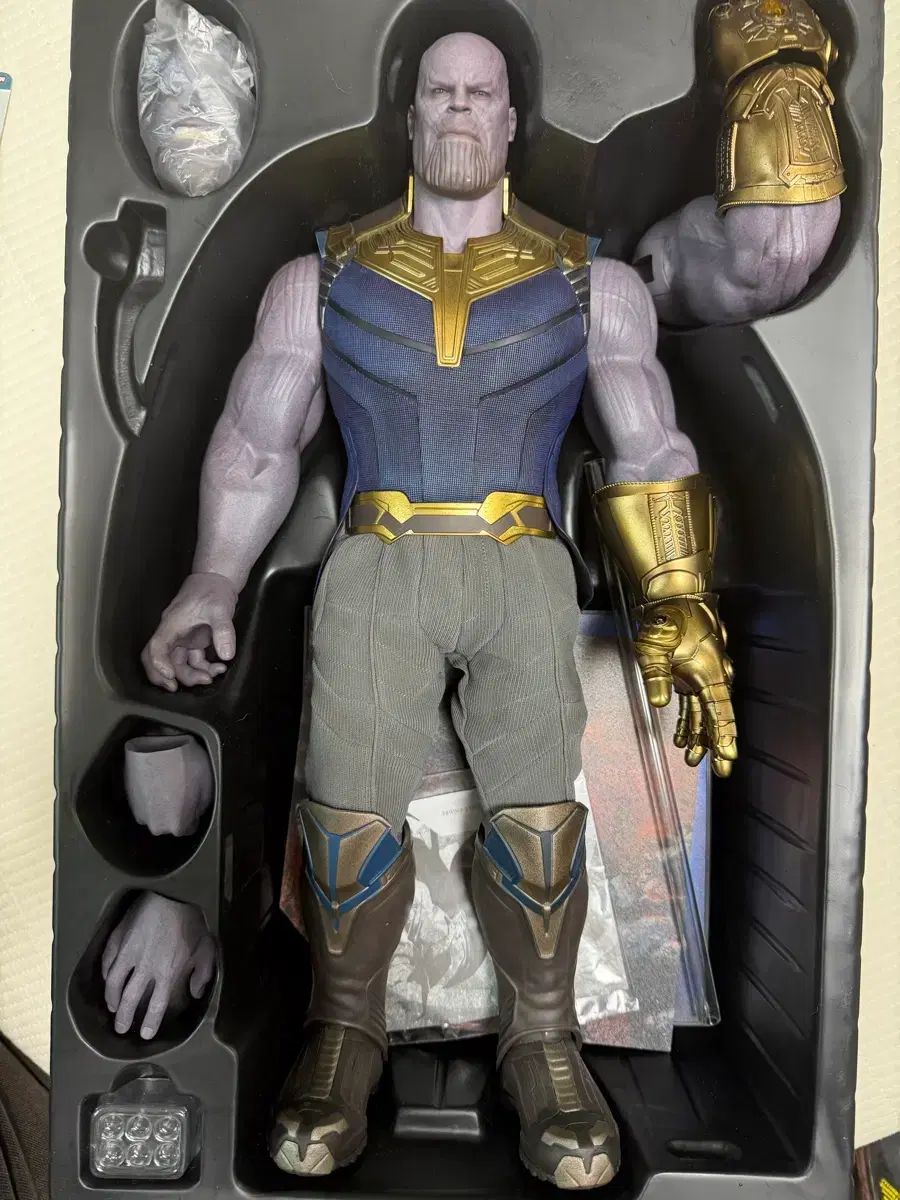 アベンジャーズ サノス ホットトイズ - メルカリ