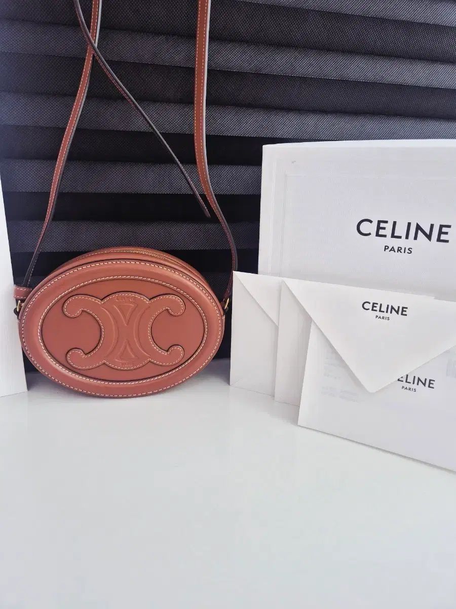 Celine セリーヌ オーヴァル パール ミニ クロスバック