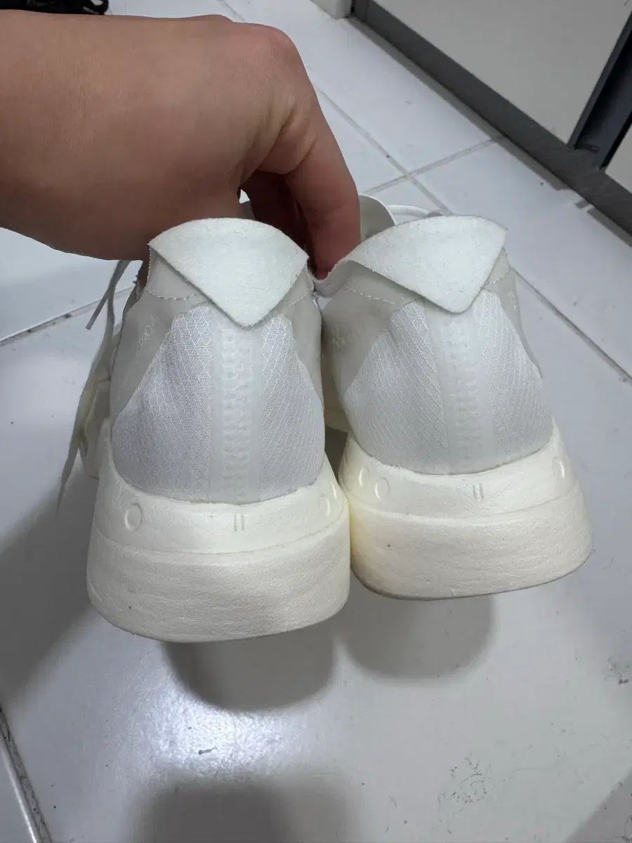 オールホワイト