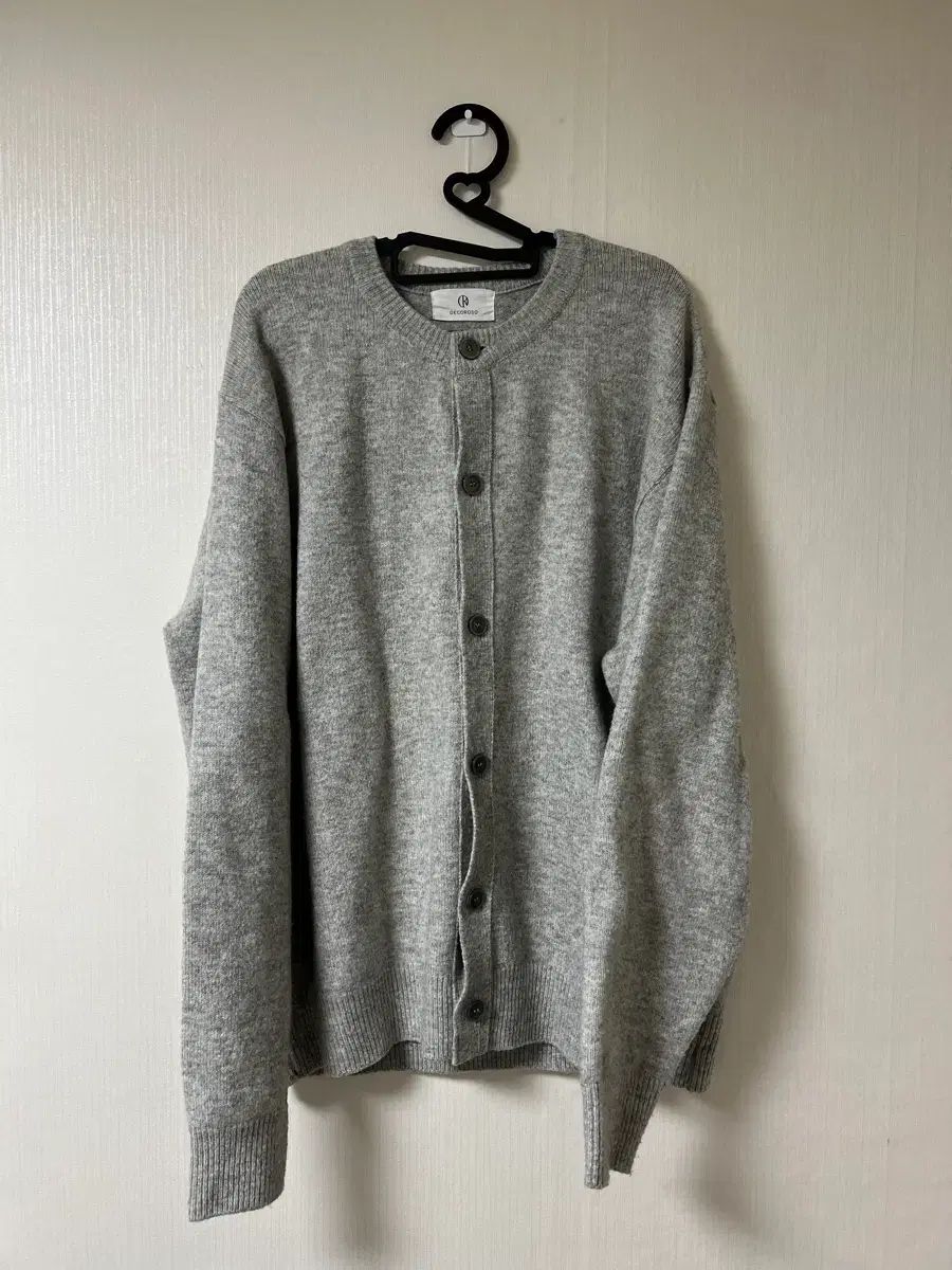 デコロッソ コンフォート ラウンドネック カーディガン グレー 02