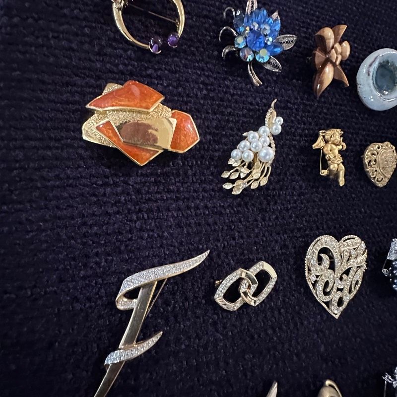 vintage】ブローチ まとめ売り 大量 120点 - メルカリ