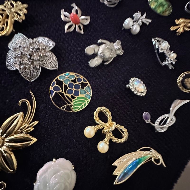 vintage】ブローチ まとめ売り 大量 120点 - メルカリ