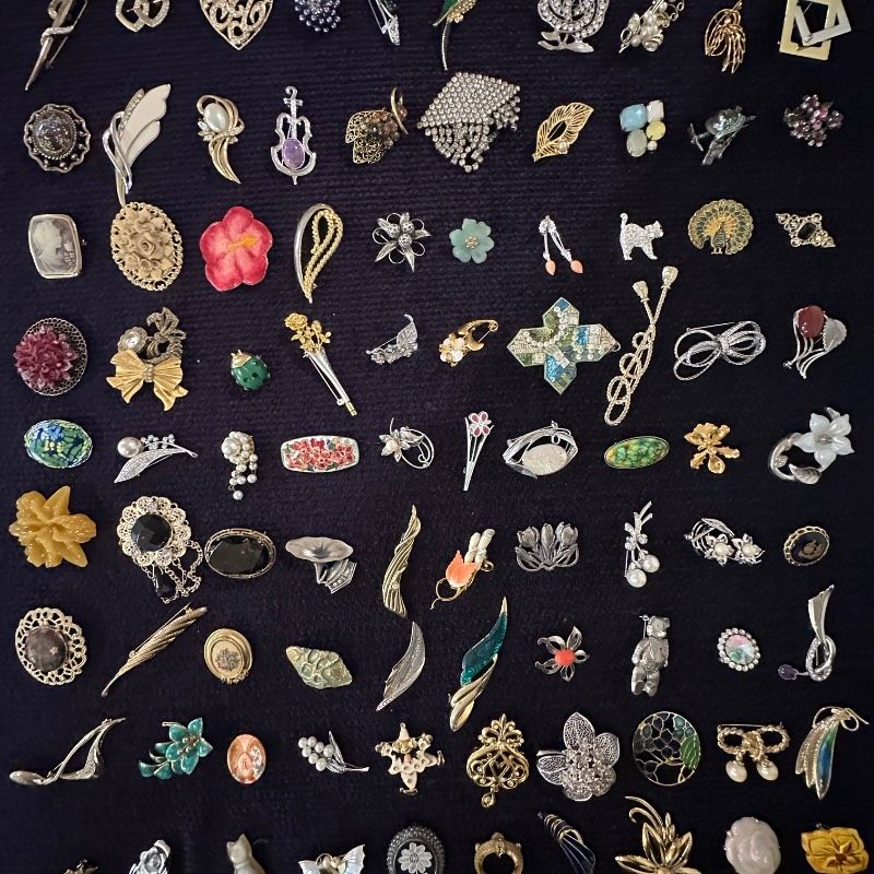 vintage】ブローチ まとめ売り 大量 120点 - メルカリ