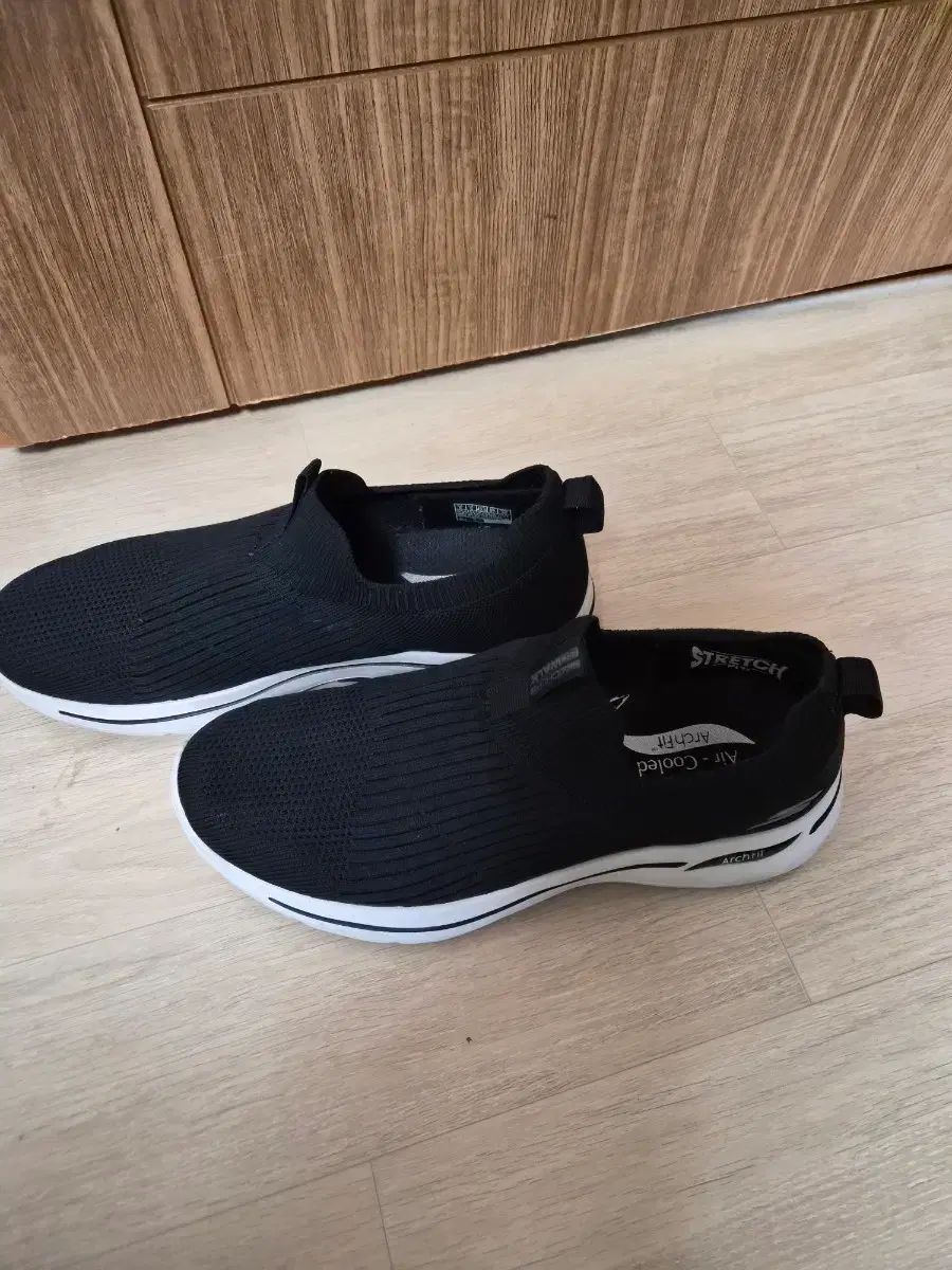  スケッチャーズ ウルトラゴー スニーカー 265 270 ドリンクホルダー 登山靴 トレッキングシューズ アウトドアシューズ