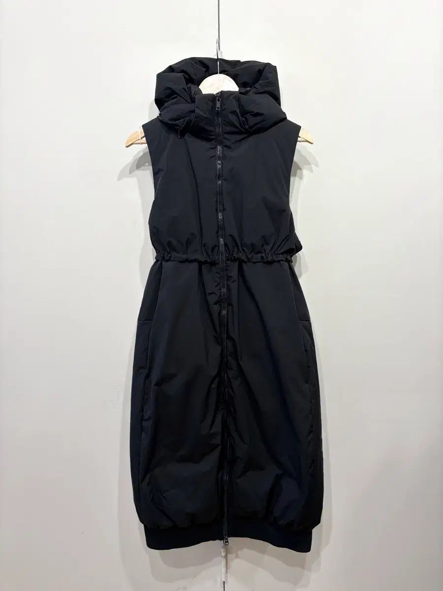 Y 3 フード スリーブレス ロング ダウン ベスト