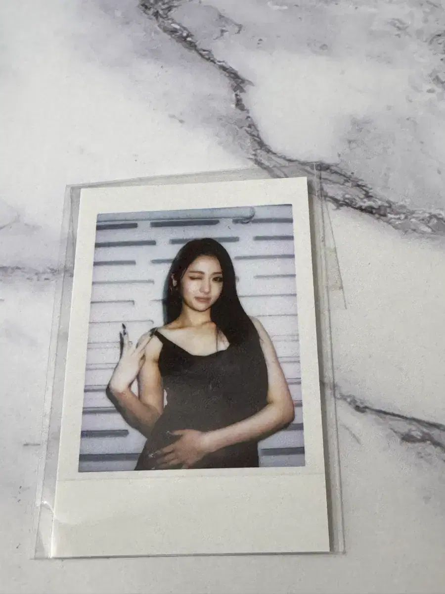 ルセラフィム ホ・ユンジン(HUH YUNJIN) YUNJIN タートルネック チェキ