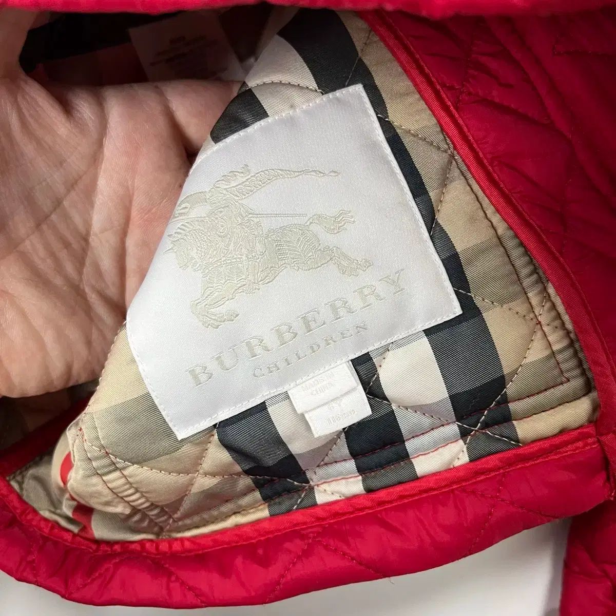 6y 120-125 バーバリー キッズ レッド キルティング アウター - メルカリ