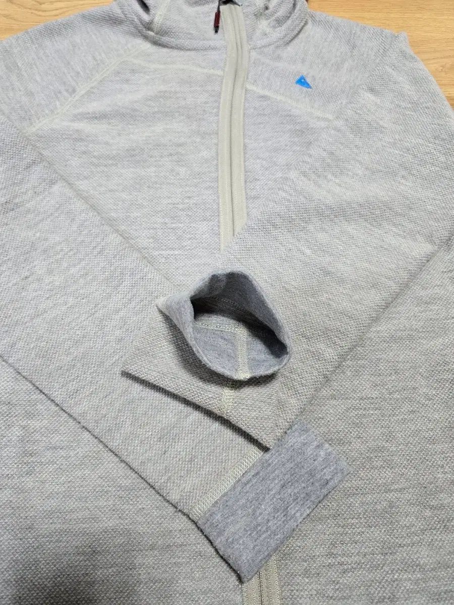 クレッタルムーセン フーディー ジップアップ レディース S