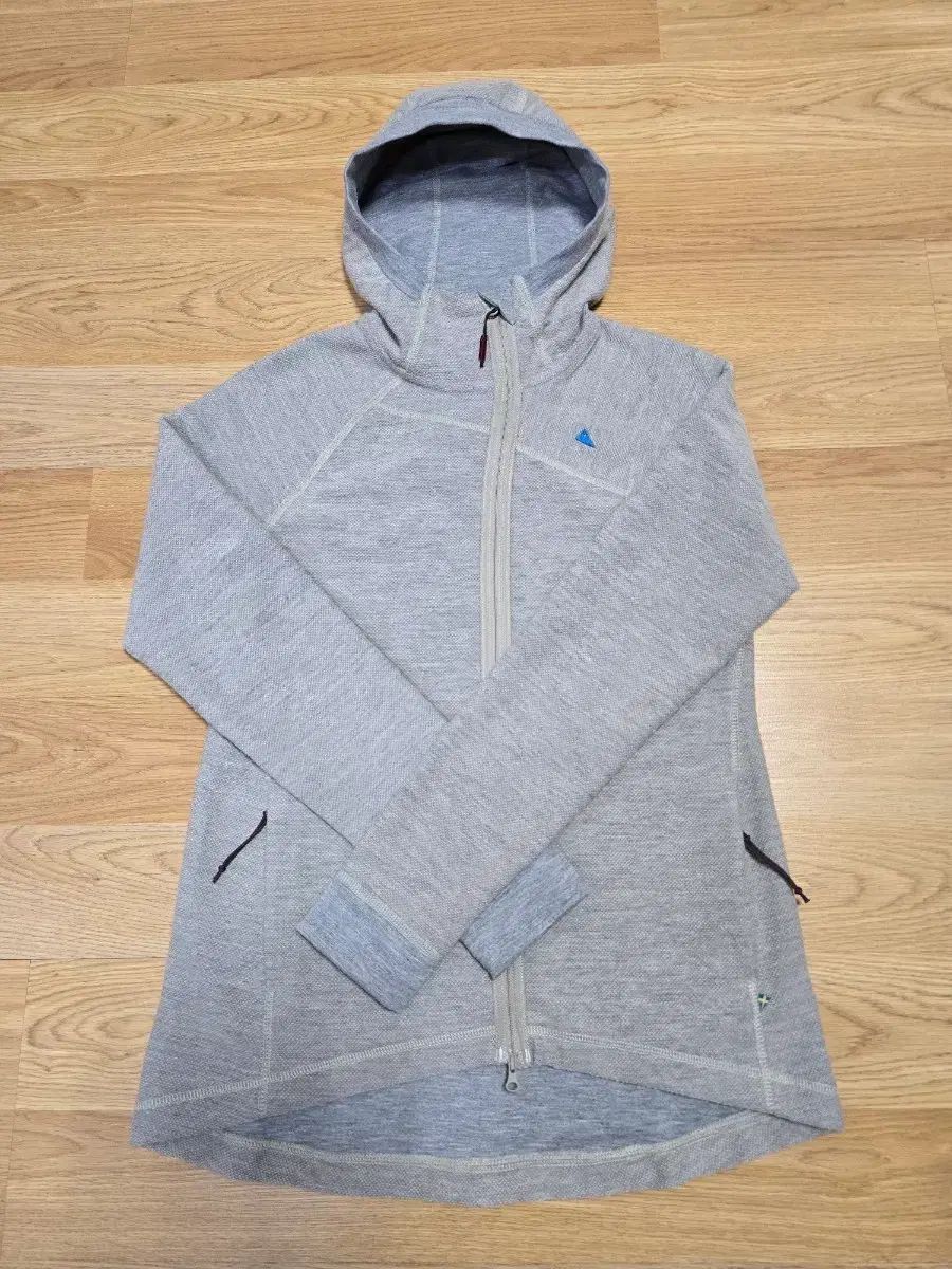 クレッタルムーセン フーディー ジップアップ レディース S