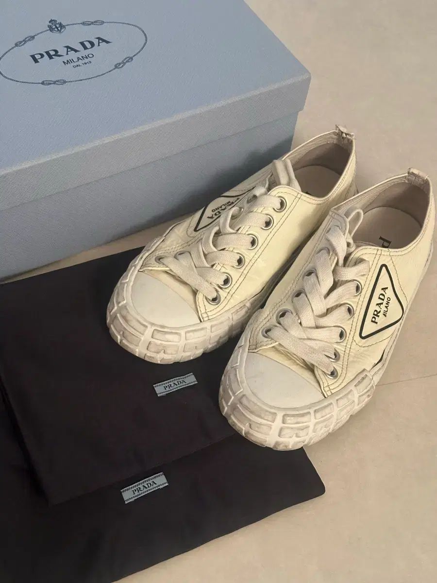 PRADA プラダ スニーカー 36 5 240 cm