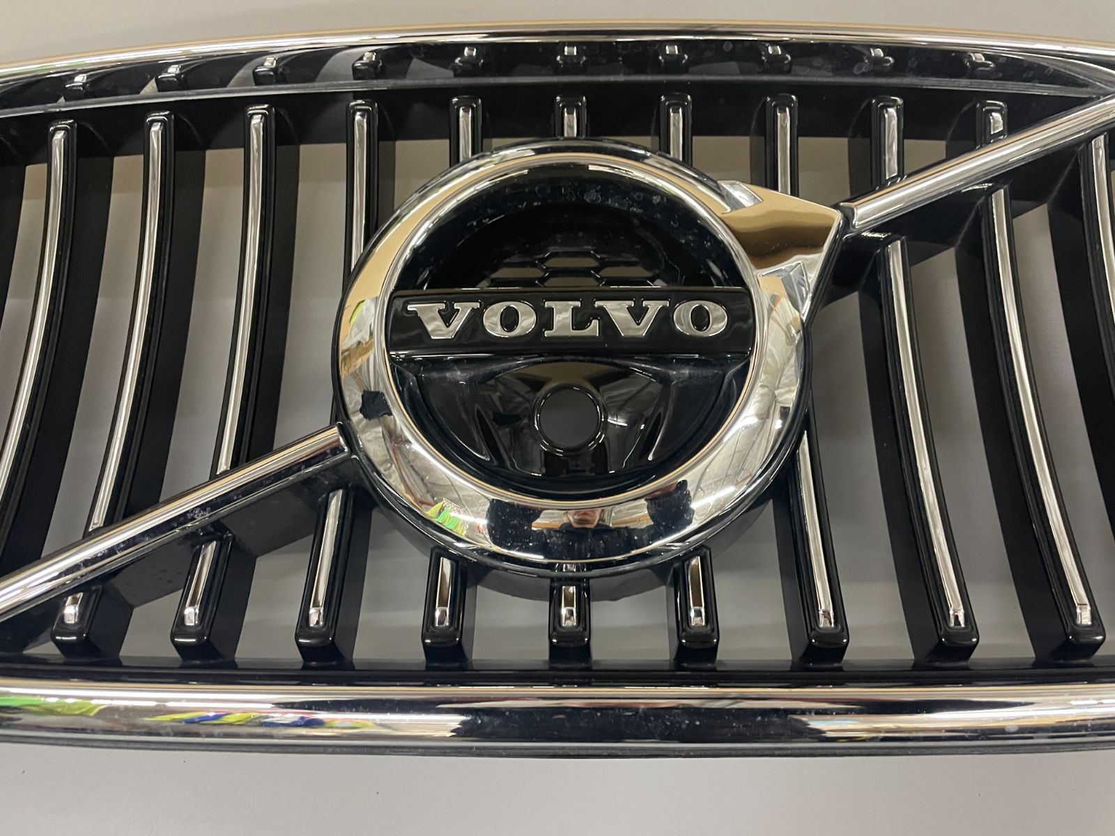 ボルボ S90/V90 II 2017～ 純正 フロントグリル 中古品 菅174 - メルカリ