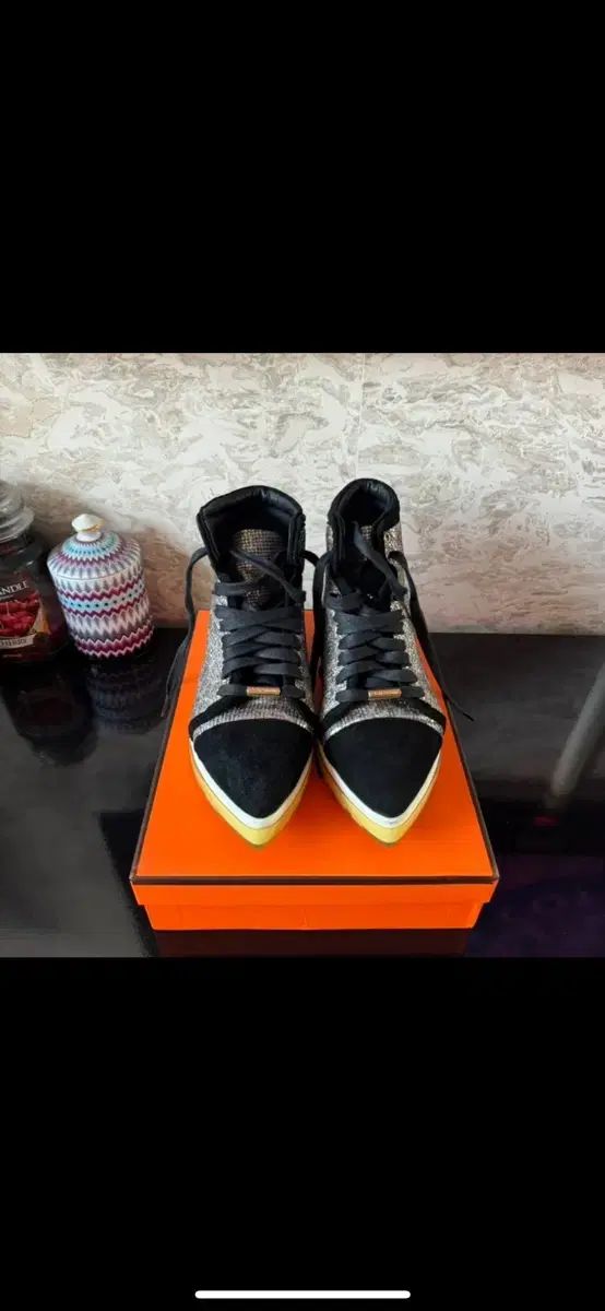 Jimmy Choo ジミーチュウ スニーカー 23 5 cm