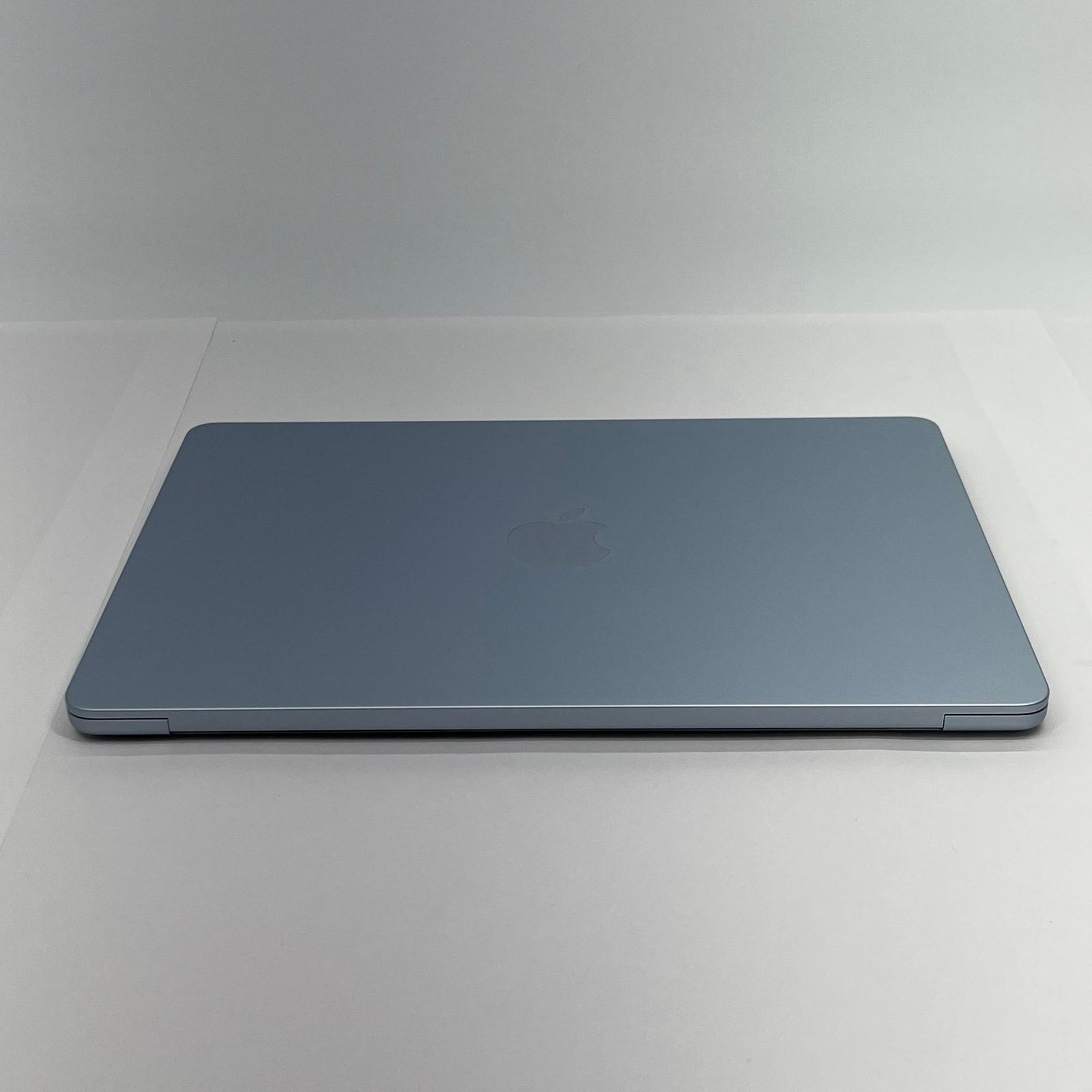 新品同様 美品 Apple MacBook Air 13インチ 2025 M4 10コア 16GB