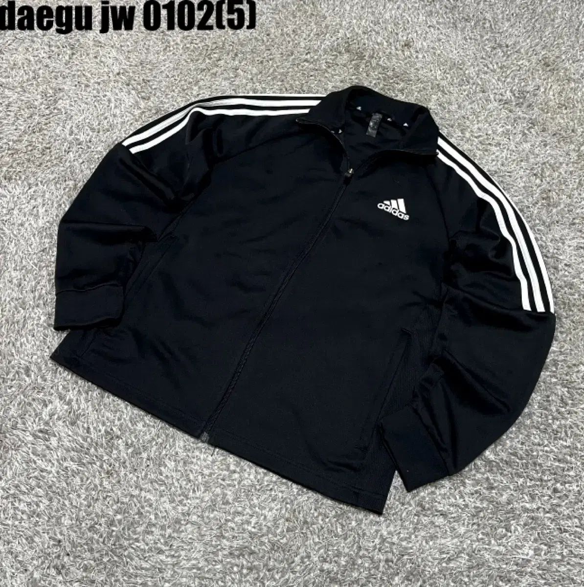 アディダス 3本線 ブラック トラック ジャケットL 0102 - メルカリ