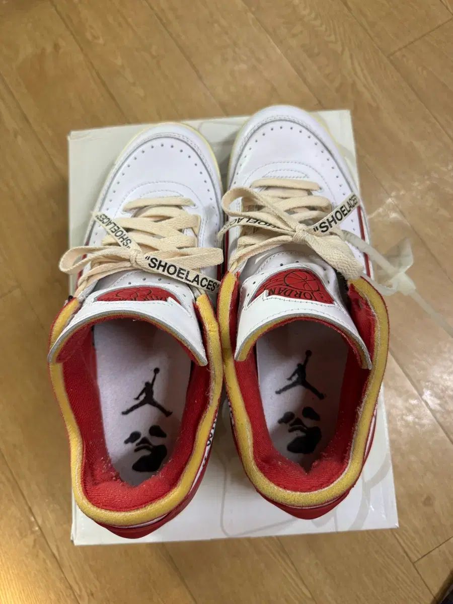 ジョーダン 2 OFF WHITE レトロ ロー SP ホワイト ヴァーシティ レッド 270 CM