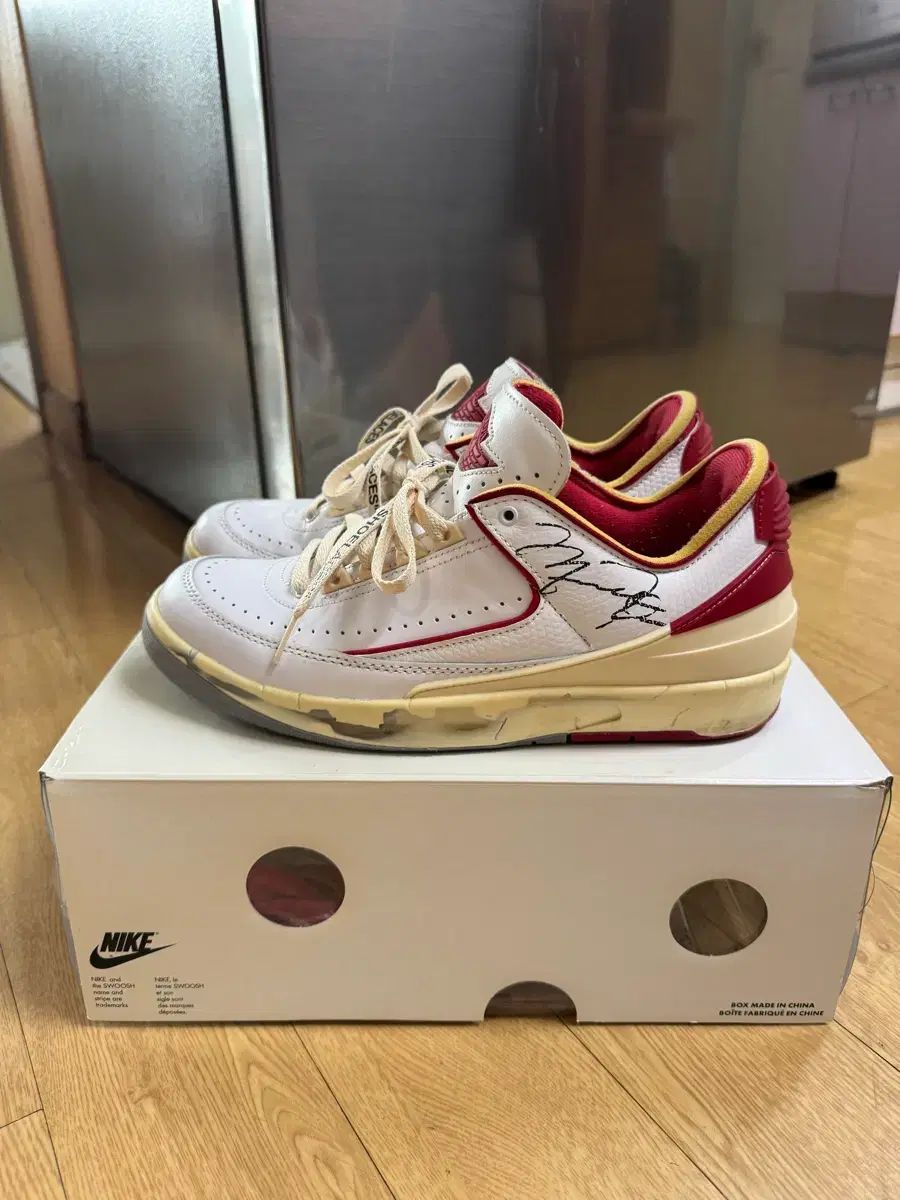 ジョーダン 2 OFF WHITE レトロ ロー SP ホワイト ヴァーシティ レッド 270 CM