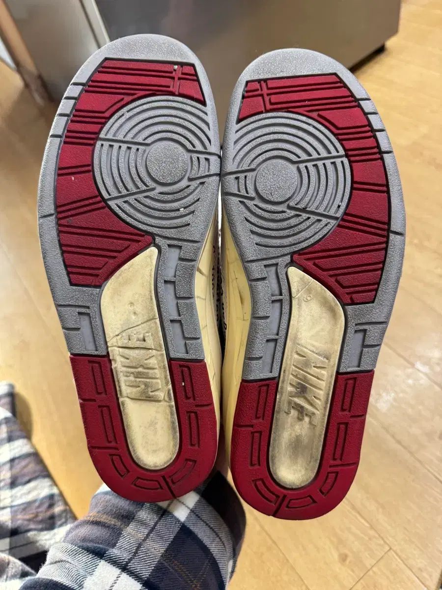 ヴァーシティ レッド