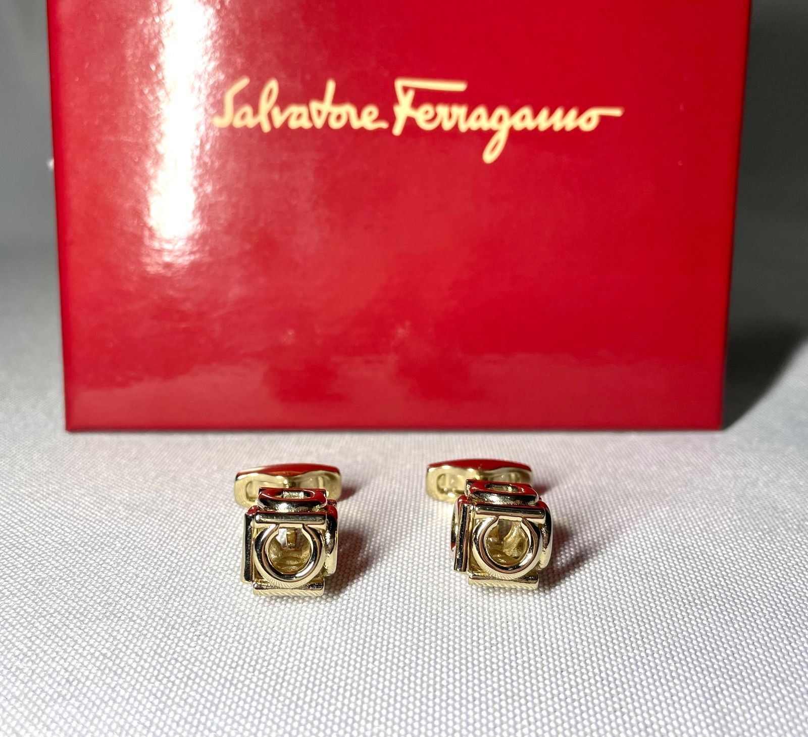 カフス Ferragamo サルヴァトーレフェラガモ カメ レッド