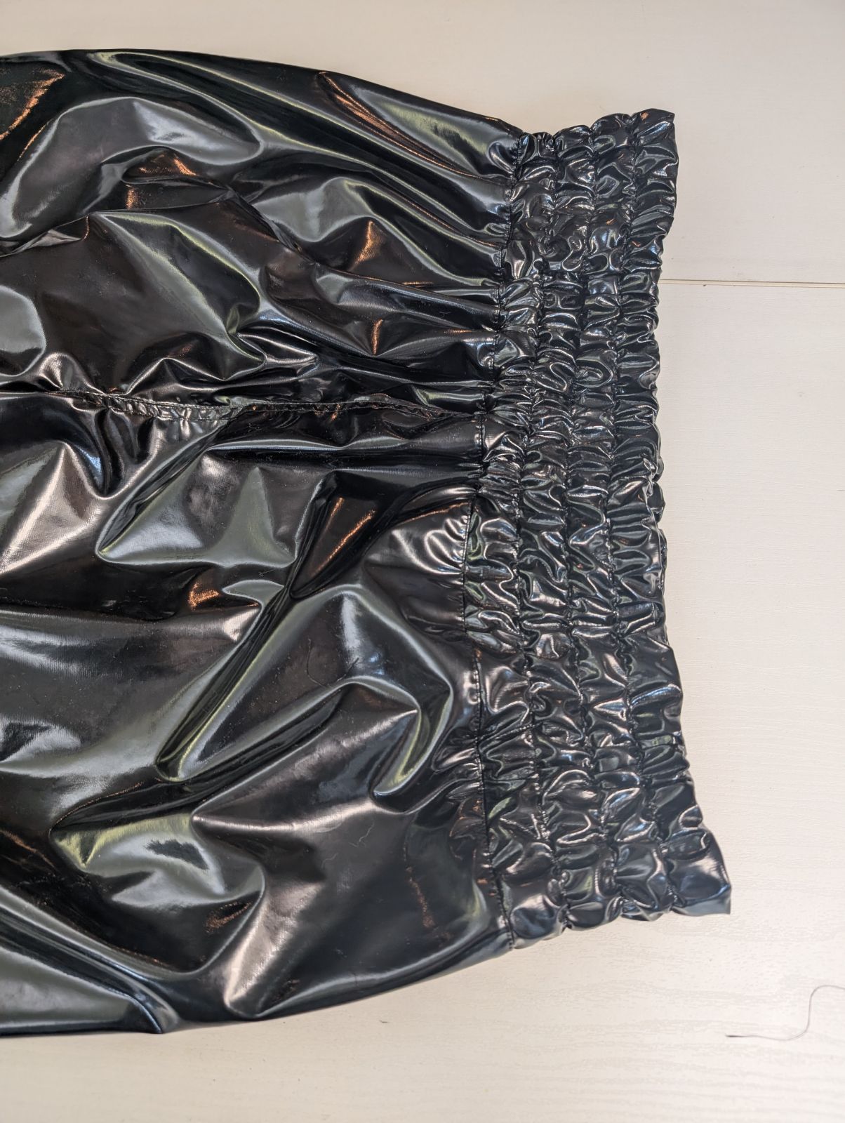 光沢抜群【エナメル生地のロングパンツ(エナメル裏地付き)】 黒 メンズ