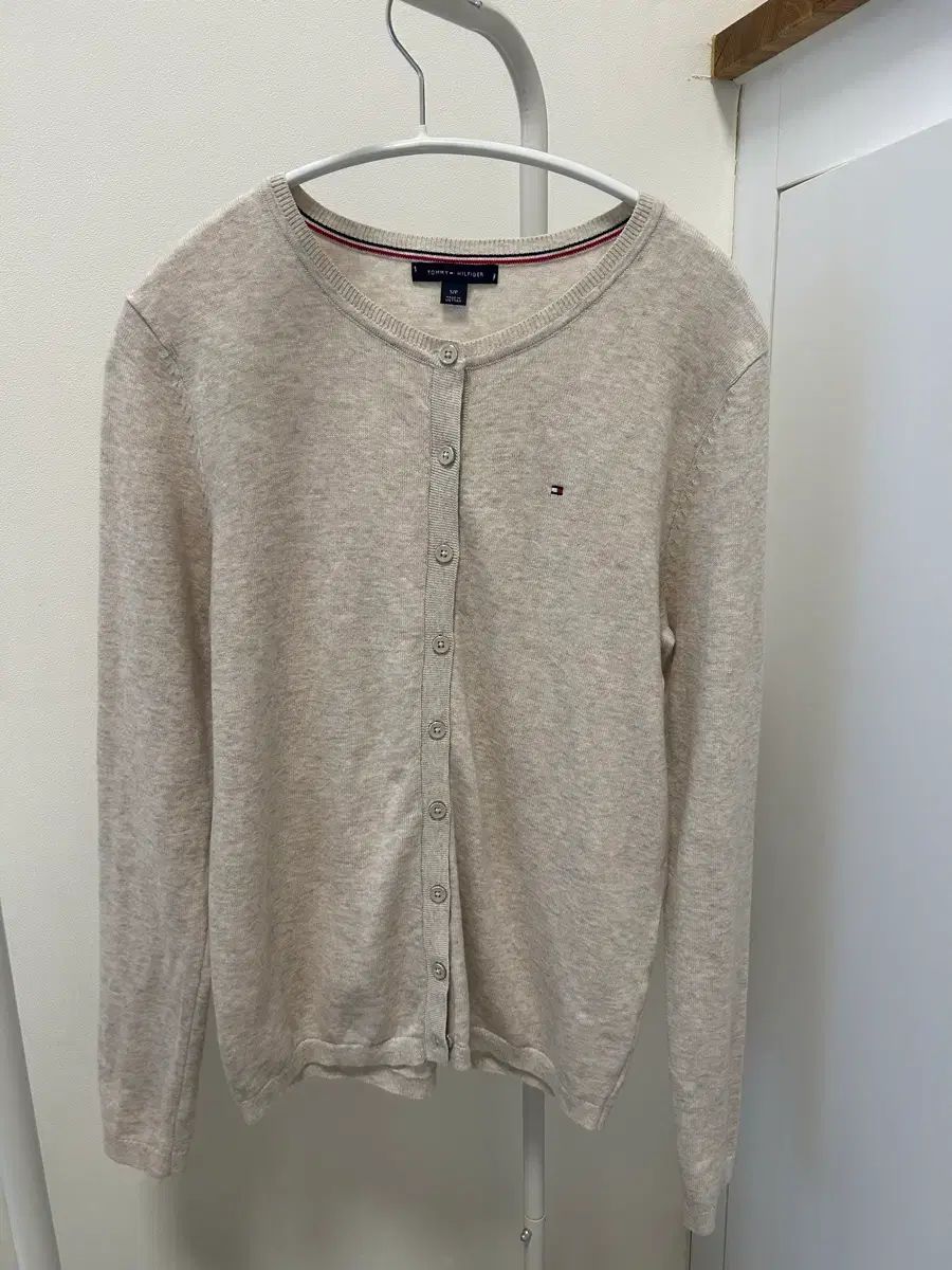 トミーヒルフィガー ベージュ色 カーディガン
