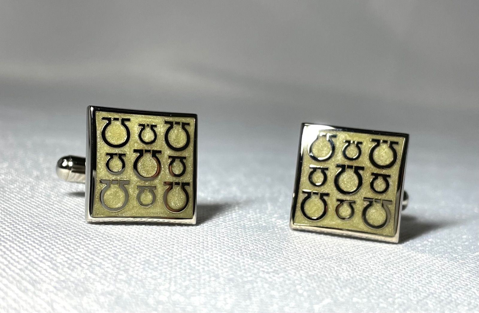 Salvatore Ferragamo サルヴァトーレフェラガモ マルチガンチーニロゴ スクエアカフス シルバー カフリンクス ボタン