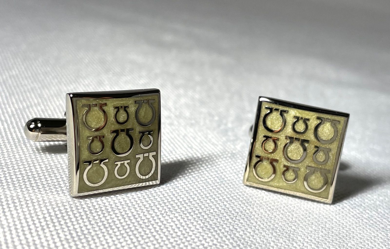 美品 Salvatore Ferragamo サルヴァトーレフェラガモ マルチ