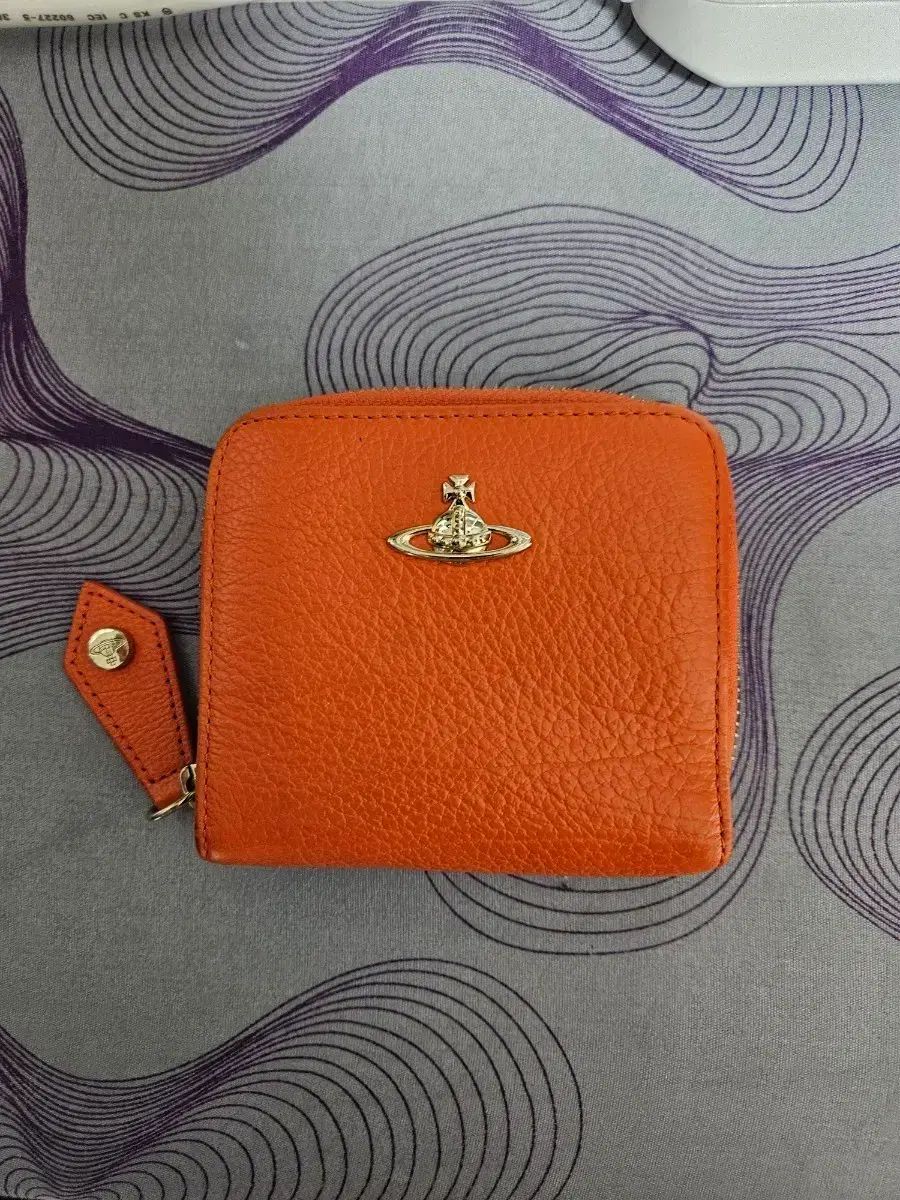 Vivienne Westwood ヴィヴィアン ウエストウッド オレンジ 二つ折り財布