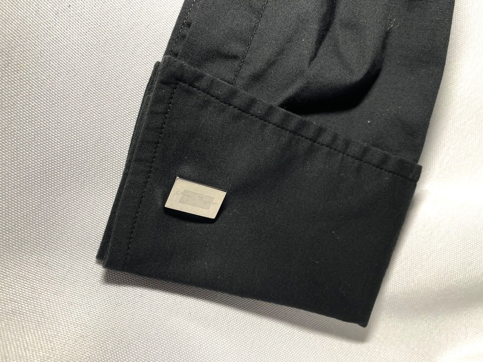 美品 Salvatore Ferragamo サルヴァトーレフェラガモ ブランドロゴ文字