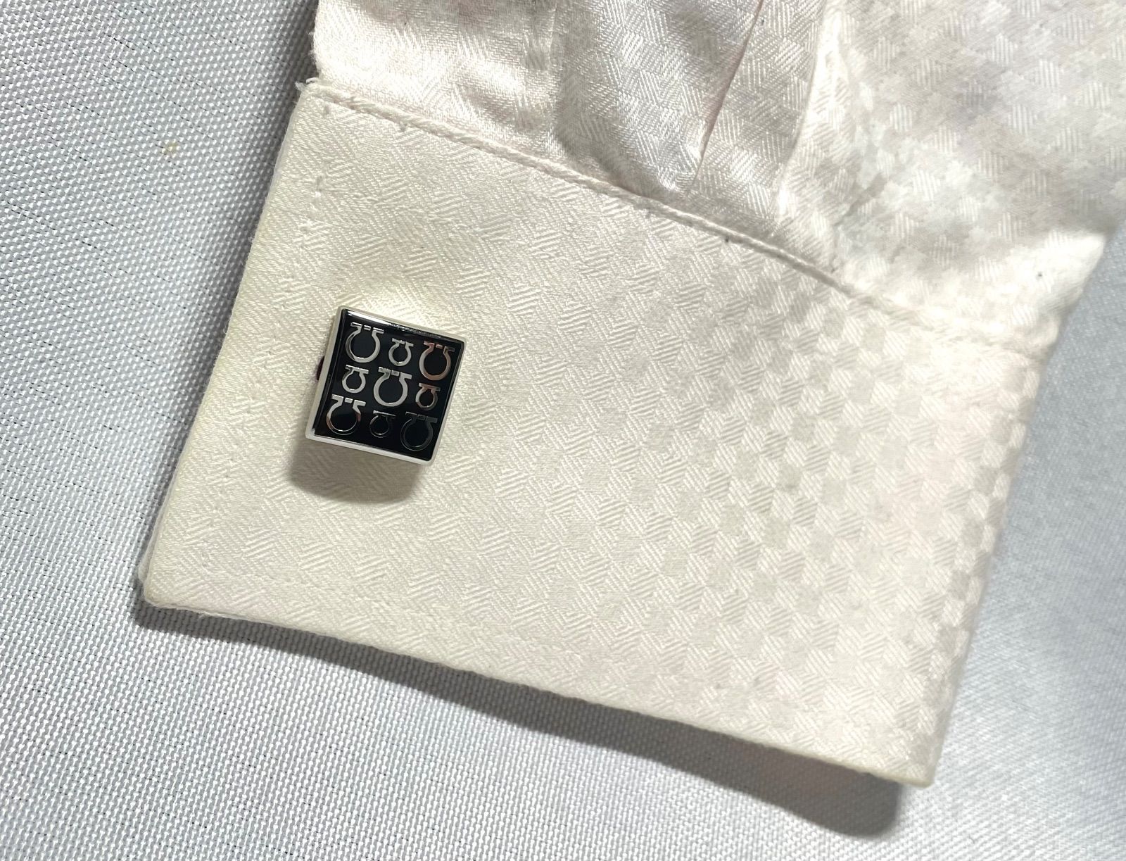美品 Salvatore Ferragamo サルヴァトーレフェラガモ マルチ