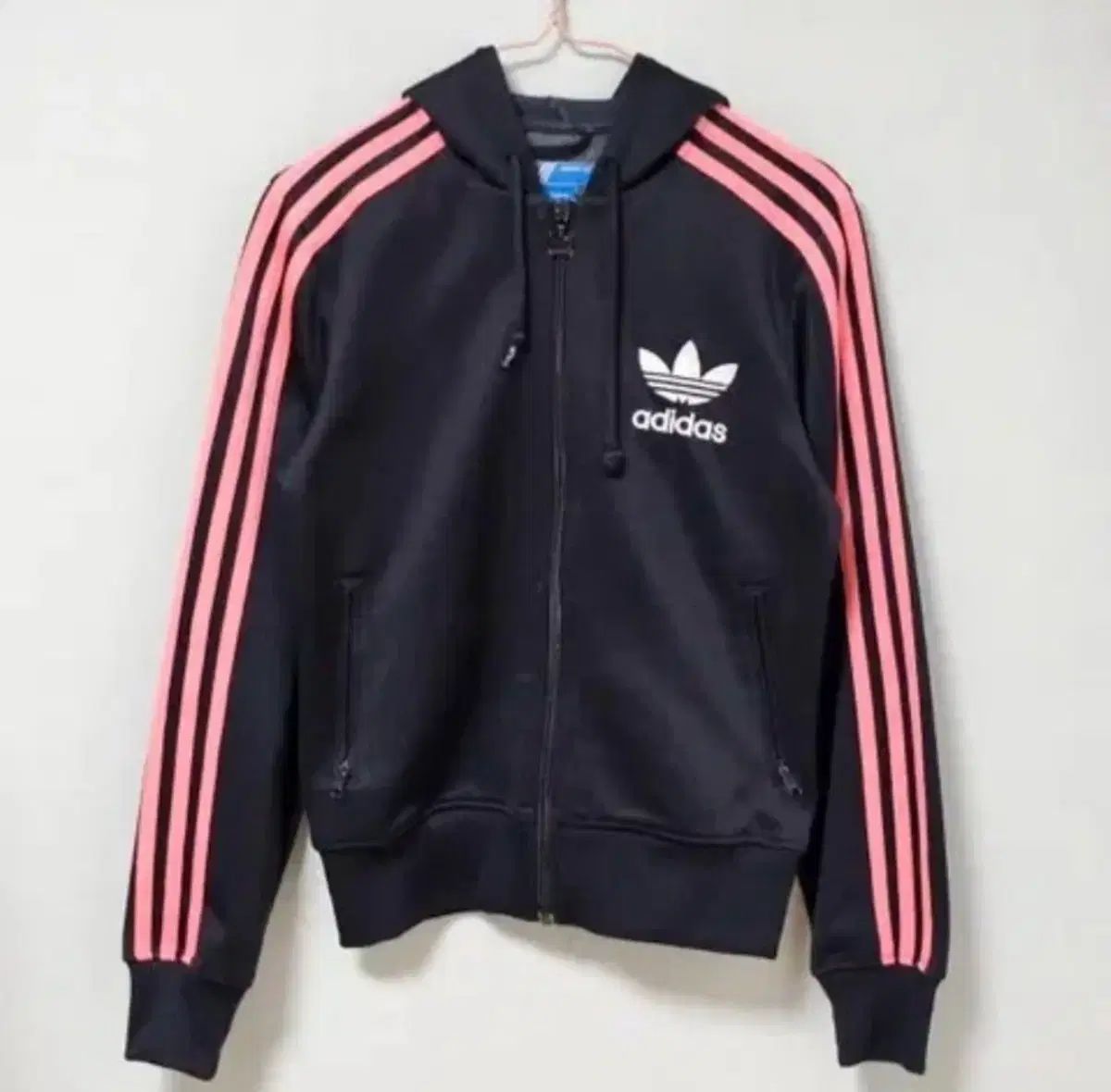 アディダス ピンク3本線 ブラック ジャージ フード ジップアップ