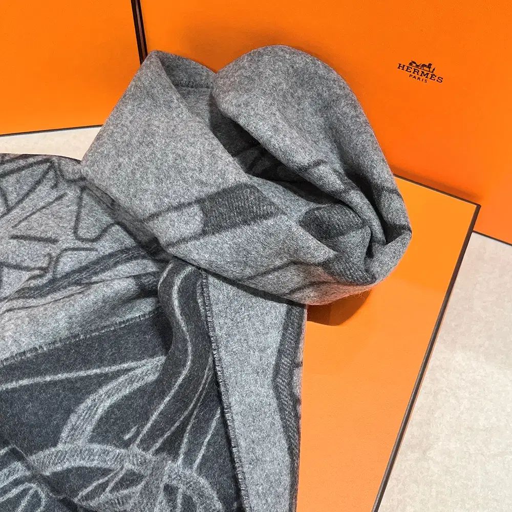 エルメス カシミア マフラー テット ア エクエストル グリ シネ