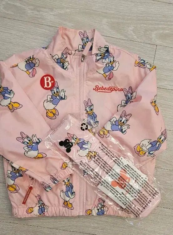 BEBE DE PINO ベベデピノ デイジ−ダック ウィンドブレーカー 100 ニーハイソックス 110 まとめ