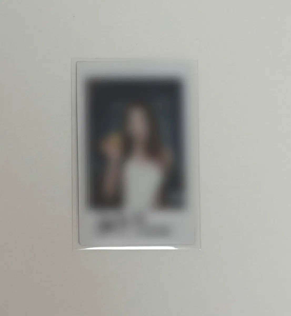 STAYC（ステイシー）アイサ サイン入りポラロイド 出品 - メルカリ