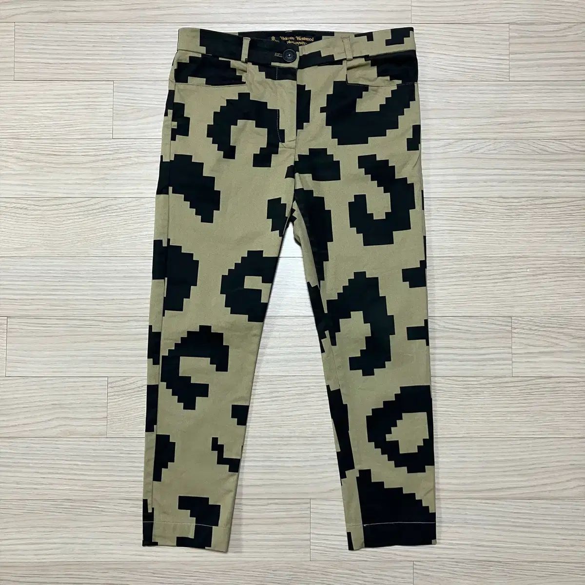 ヴィヴィアンウエストウッド　アングロマニア　パンツ ヴィヴィアン・ウエストウッド アングロマニア パンツ - メルカリ
