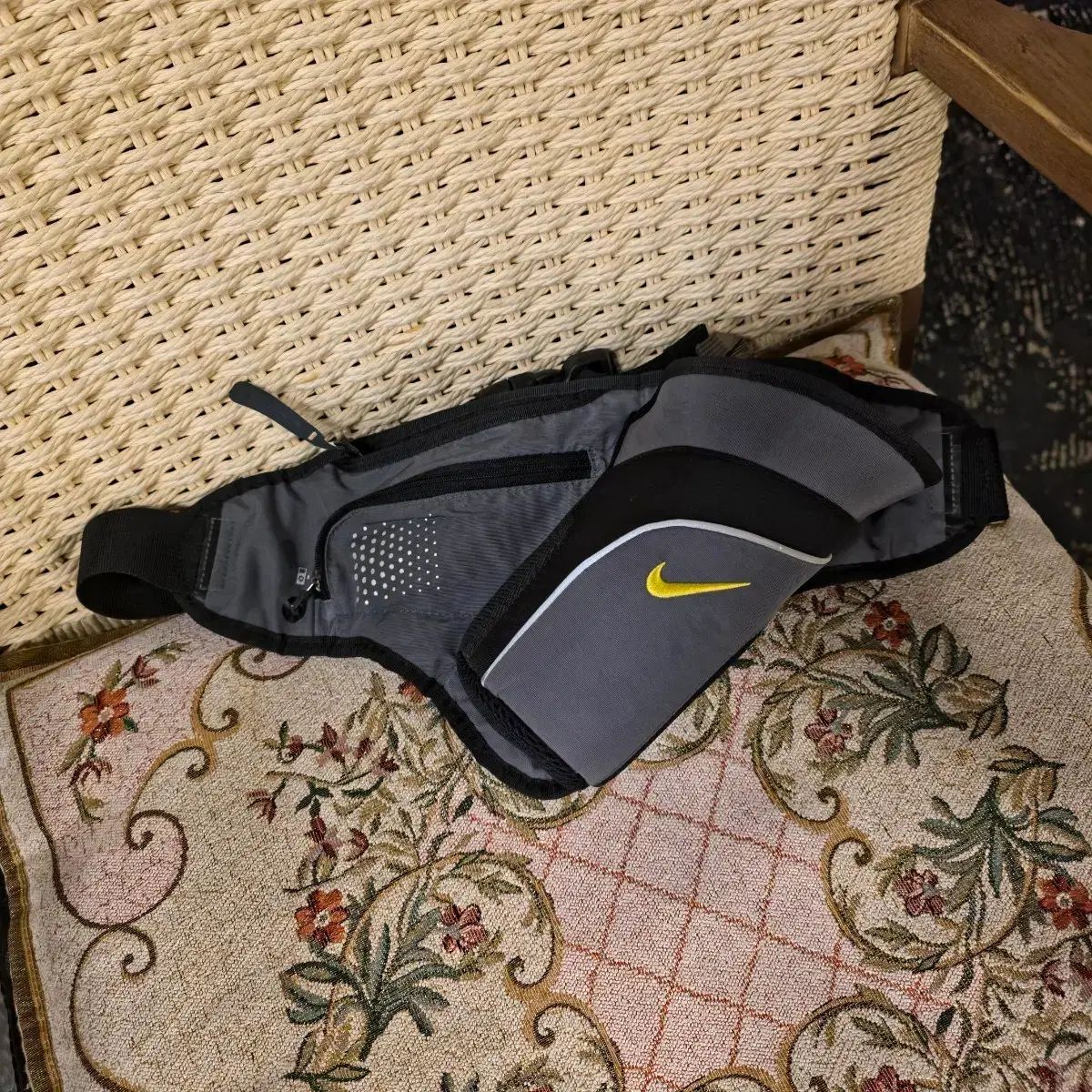 NIKE ランニング ボトル バッグ