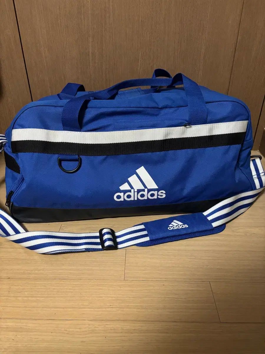 ADIDAS アディダス ブルー オーバーサイズ ダッフルバッグ 旅行カバン スポーツバッグ