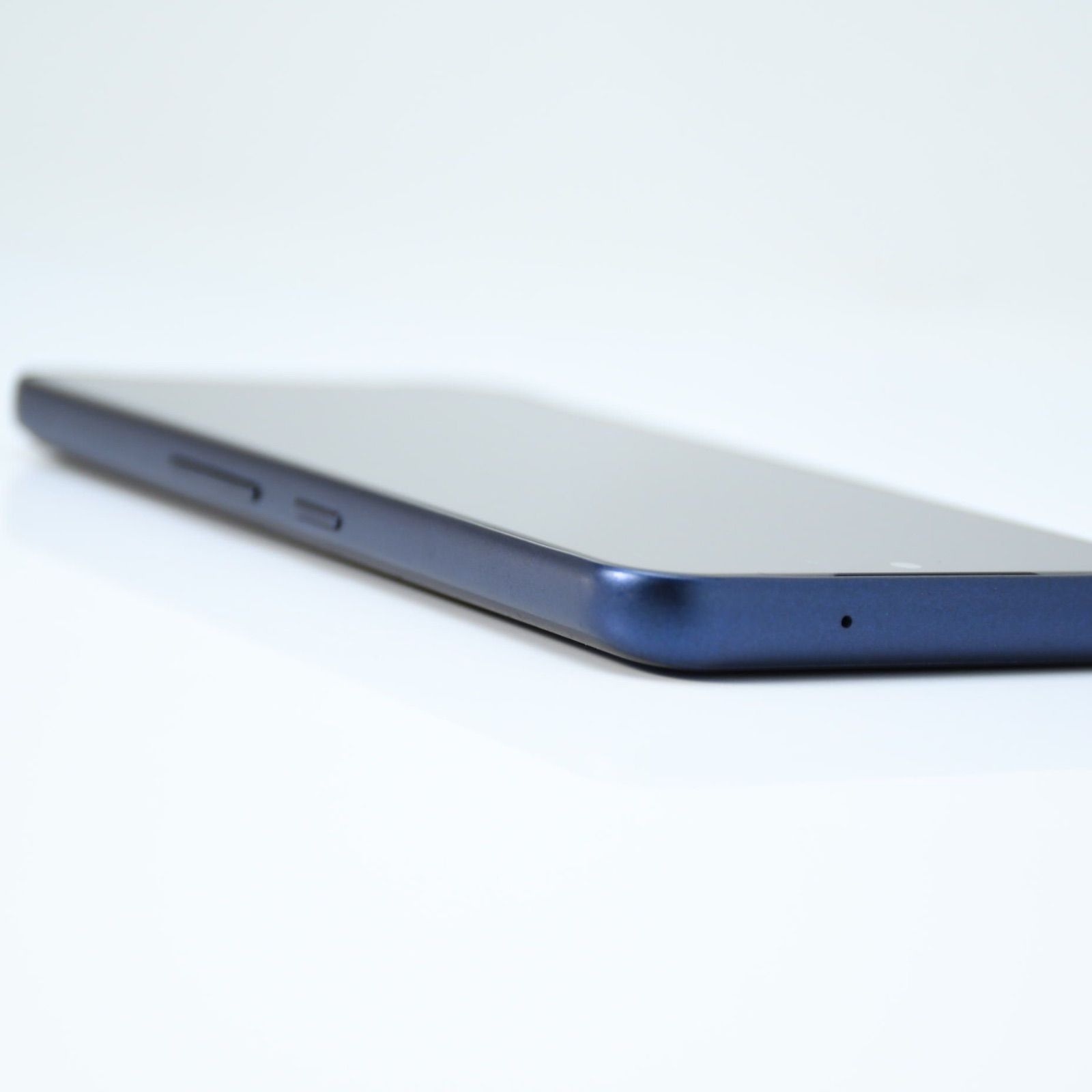 液晶美品＊電池良好】 SIMフリー docomo arrows We F-51B ネイビー