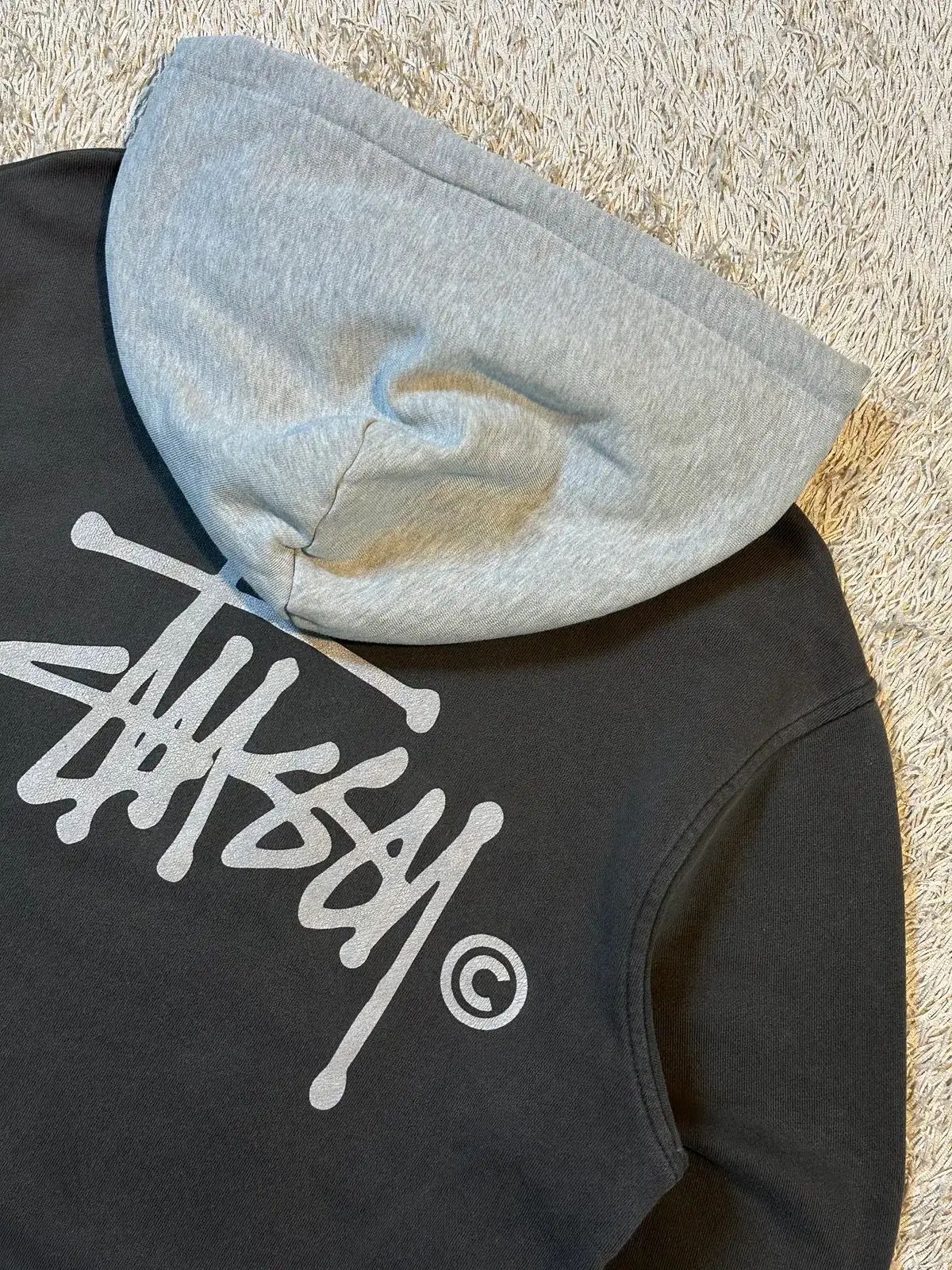 S ステューシー STUSSY ビックロゴ ツートン バイカラー WHO フードT