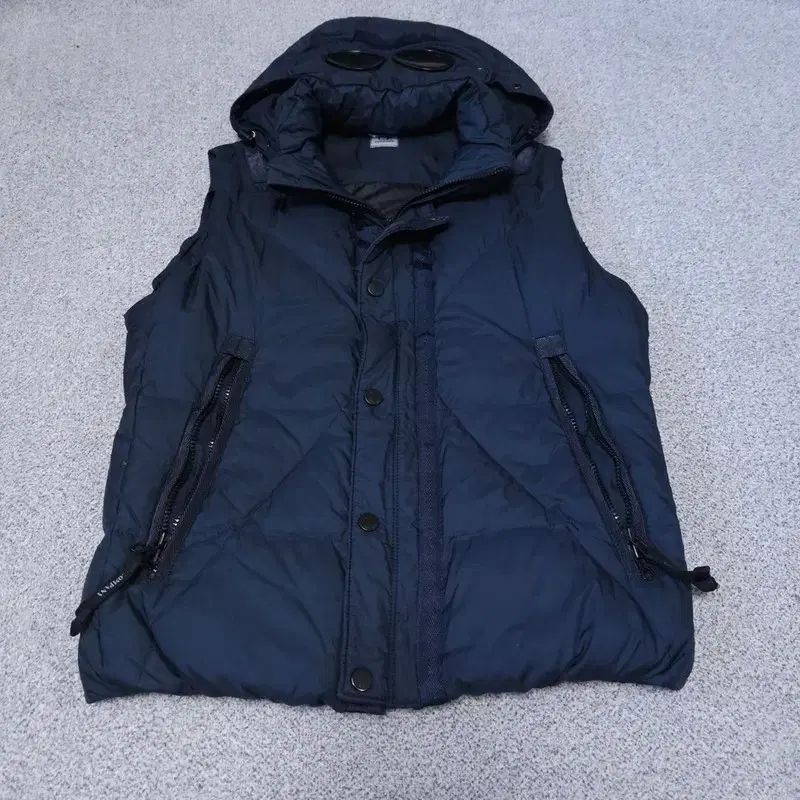 C.P. COMPANY GOGGLE JACKET ブラック ベスト COMPANY シーピーカンパニー C.P. ⁄ (シーピーカンパニー) GOGGLE