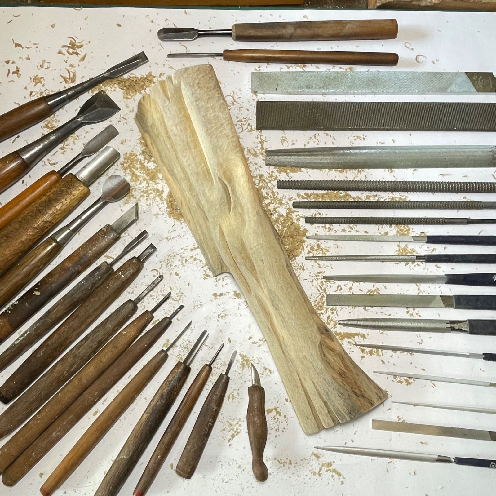 木彫 木槌(バトニング棒) 鉈型(リグナムバイタ•LVK865) 865g 緑檀 癒瘡