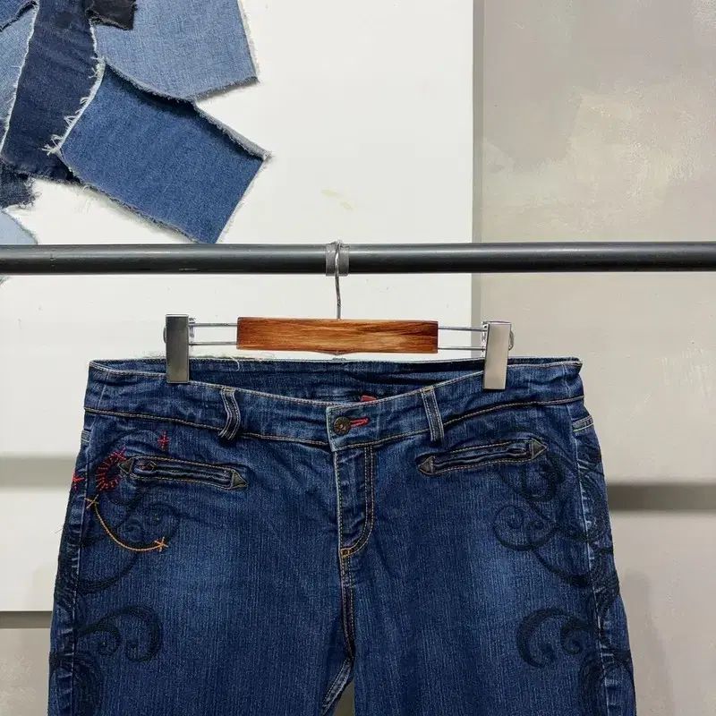 32インチ オイリリー レディース ヴィンテージ ベイズリー 刺繍 インディゴブルーデニム デニムパンツ