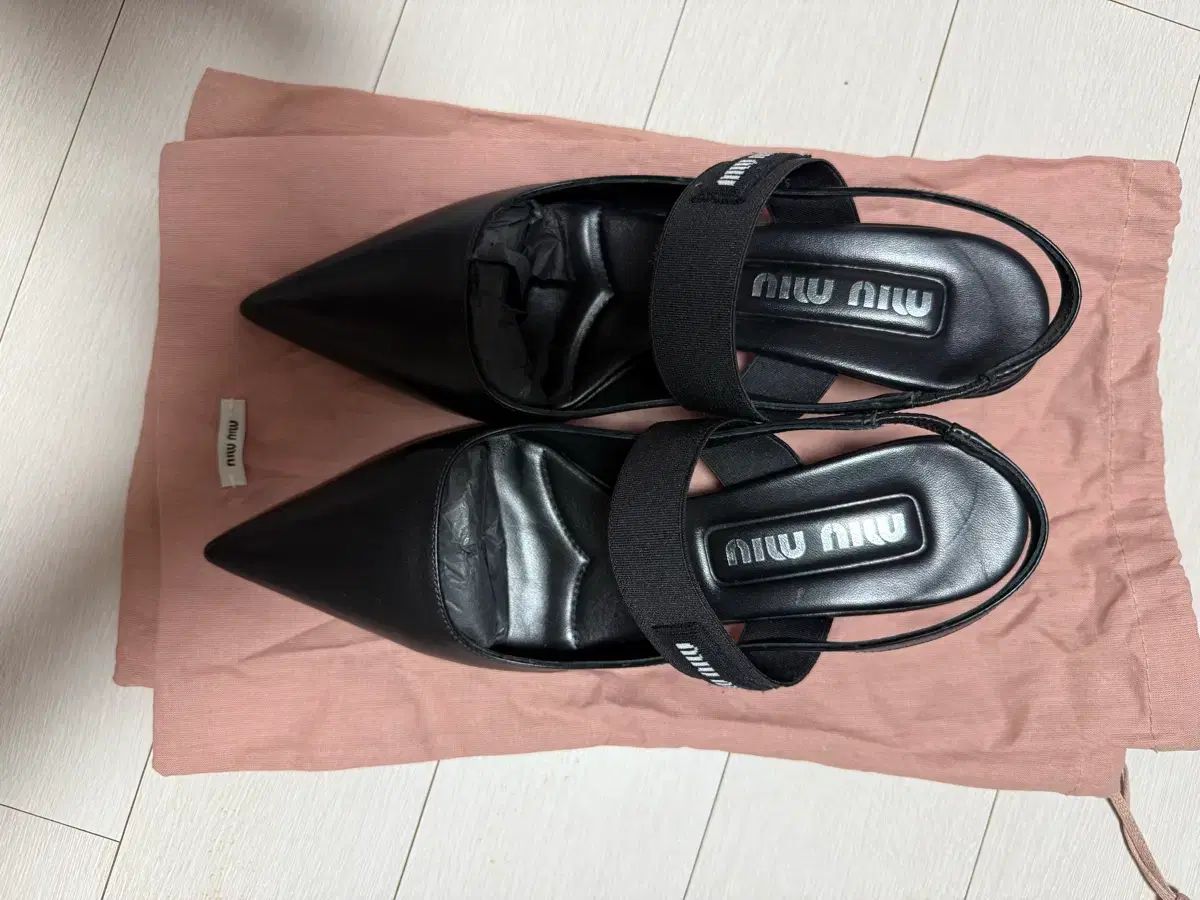 ミュウミュウ ブラック ミュール スリングバック ヒール - メルカリ