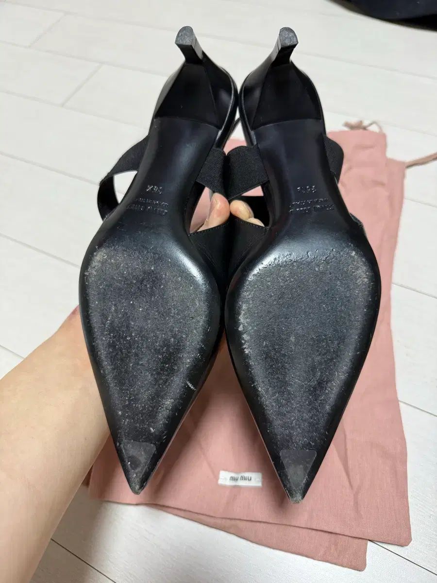 ミュウミュウ ブラック ミュール スリングバック ヒール - メルカリ