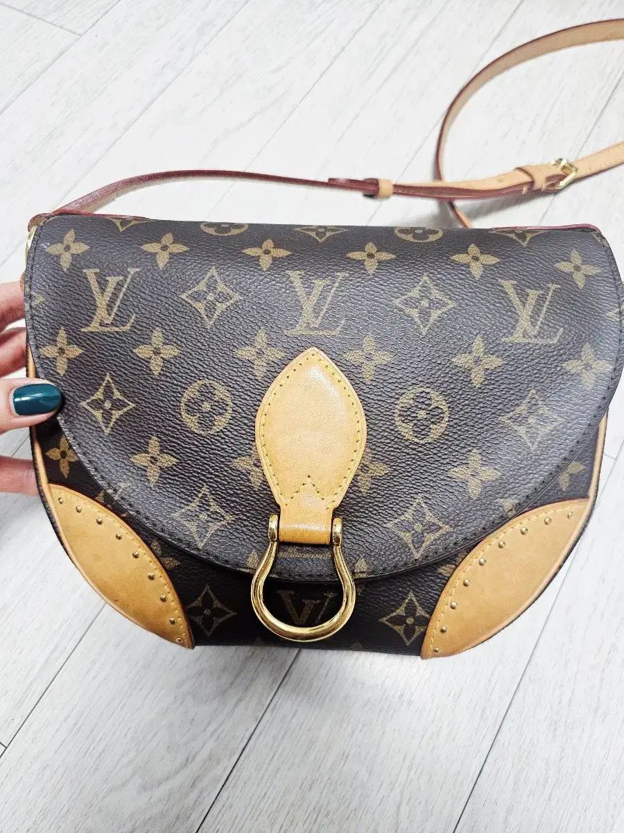 Louis Vuitton ルイヴィトン クロスバック