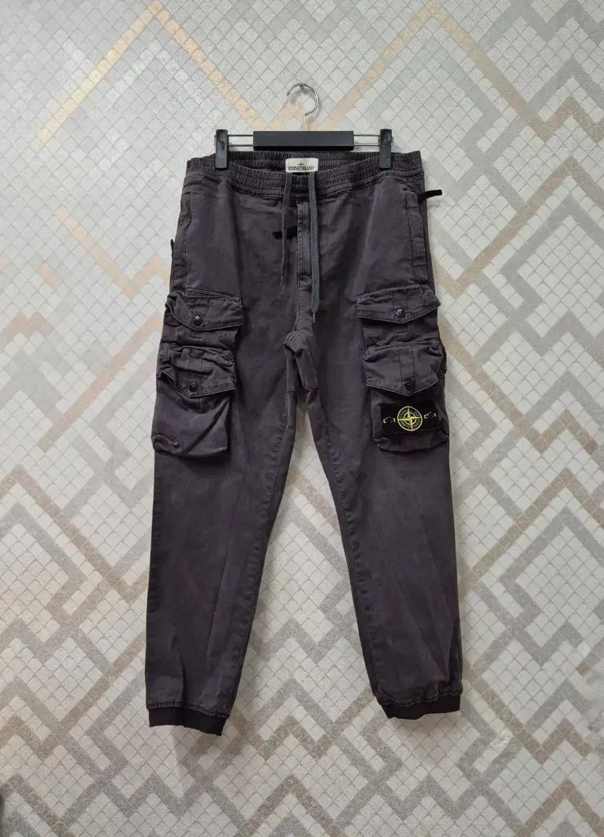 STONE ISLAND ストーンアイランド カーゴ ジョガー パンツ