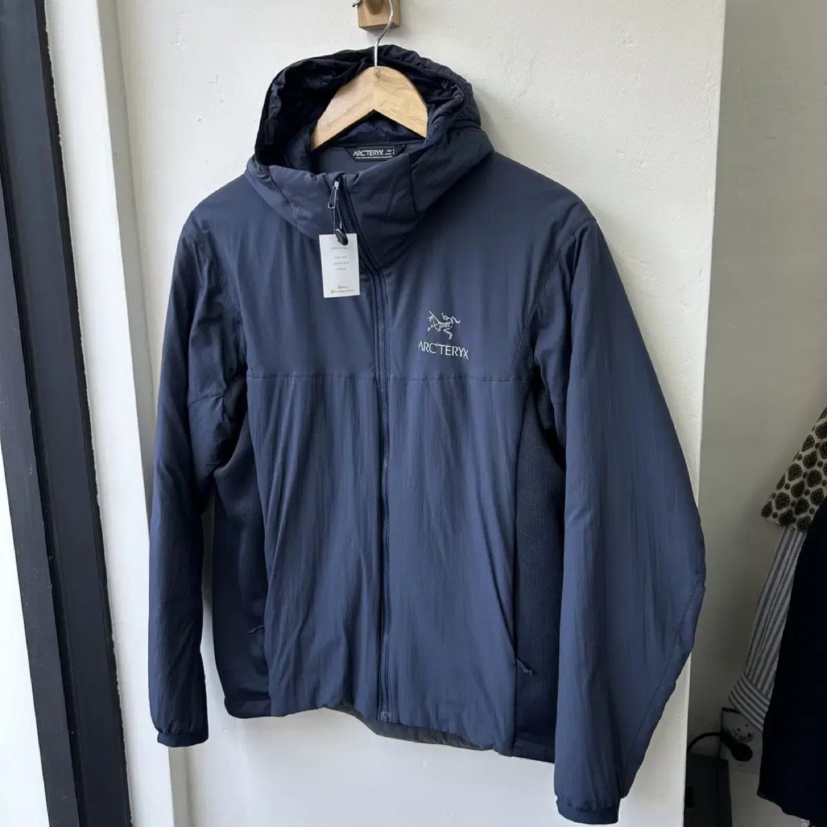 15701 ARC TERYX アトム LT フーディー ジャケット