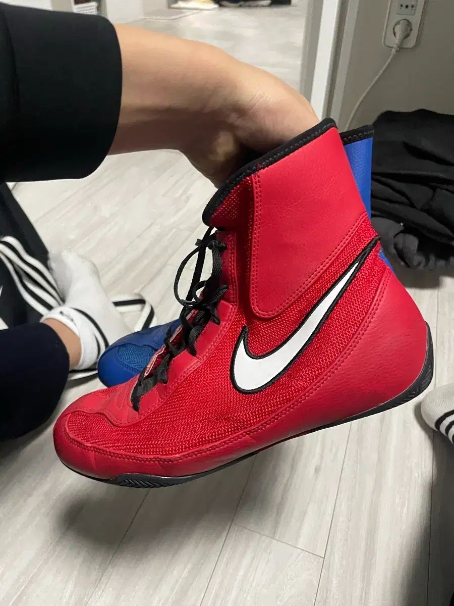 Nike ボクシングシューズ レッド/ブルー ナイキ マチョマイル2 ボクシング シューズ レッド/ブルー - メルカリ